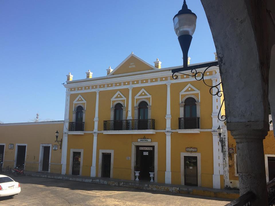 Hotel San Miguel Arcangel إسامال المظهر الخارجي الصورة